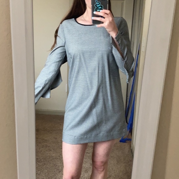 BCBG mini dress ✨ - Picture 8 of 9